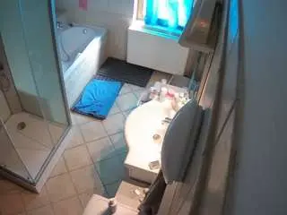 voyeurcam-julmodels-bath-2nd-2 from camsoda
