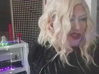 wickedxqueen from camsoda