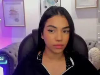 Camsoda Nude Webcam of emma-connor