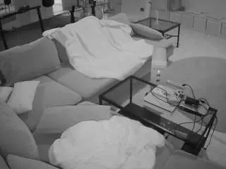 Camsoda Live Sex Cam of voyeurcam-julmodels-living-3