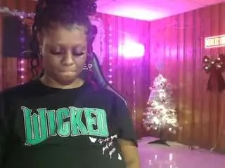 Camsoda Sex Cam of purplequeen888