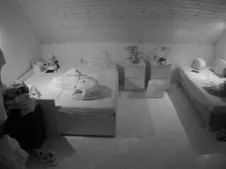 Camsoda Sex Chat of voyeurcam-julmodels-greybed-3