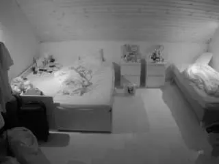 Camsoda Free Porn Cam of voyeurcam-julmodels-greybed-3