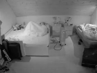 Camsoda Free Porn Cam of voyeurcam-julmodels-greybed-3