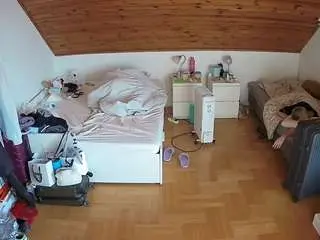 Camsoda Free Live Porn of voyeurcam-julmodels-greybed-3