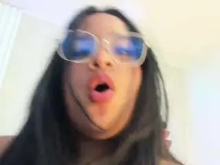 Camsoda Free Porn Cam of samanthaa-collinss