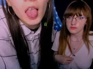 Camsoda Nude Webcam of lizzie-boom