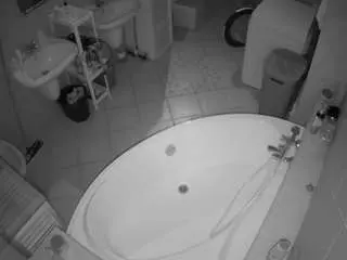 Camsoda Free Live Porn of voyeurcam-julmodels-bath-1st-1