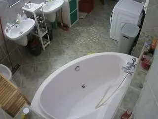 Camsoda Sex Chat of voyeurcam-julmodels-bath-1st-1