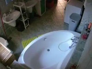 Camsoda Best Webcam of voyeurcam-julmodels-bath-1st-1