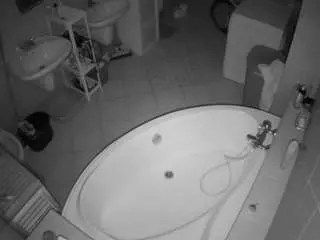 Camsoda Live Sex of voyeurcam-julmodels-bath-1st-1