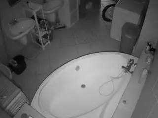 Camsoda Free Porn Cam of voyeurcam-julmodels-bath-1st-1