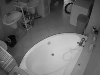 Camsoda Best Webcam of voyeurcam-julmodels-bath-1st-1