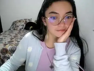 Camsoda Free Live Porn of cameliasaenz