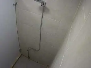 Camsoda Nude Webcam of voyeurcam-jb-shower-1