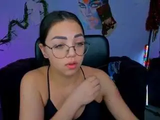 Camsoda Nude Webcam of bella-cute1
