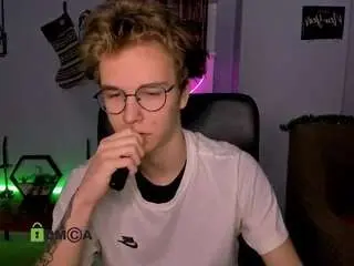 nari-strong from camsoda