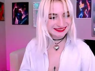 zaina-kiss from camsoda