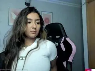Camsoda Sex Cam of melaanyluckk