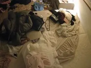 Camsoda Sex Chat of voyeurcam-julmodels-whitebed-3