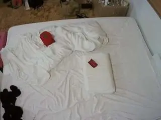 Camsoda Nude Webcam of voyeurcam-julmodels-whitebed-3