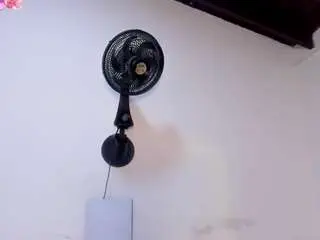 Camsoda Free Live Porn of vahiolet-fuentes1