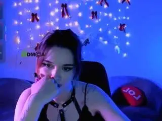 liana-kisses from camsoda