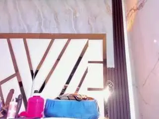 Camsoda Free Porn Cam of lola-hornei