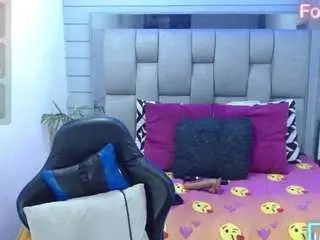 Camsoda Nude Webcam of evelinzaens