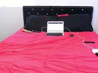 badgirl-kiki from camsoda