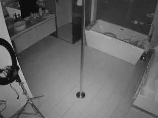 Camsoda Nude Webcam of voyeurcam-casa-salsa-bathroom-3