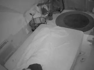 Camsoda Best Webcam of voyeurcam-julmodels-whitebed-4