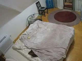 Camsoda Best Webcam of voyeurcam-julmodels-whitebed-4