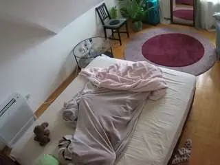 Camsoda Private Sex Chat of voyeurcam-julmodels-whitebed-4