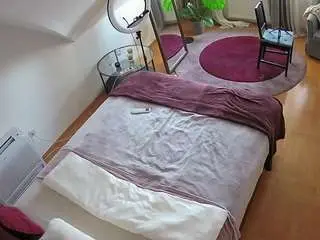 Camsoda Adult Webcams of voyeurcam-julmodels-whitebed-4