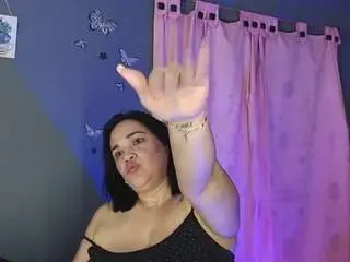 Camsoda Nude Webcam of aliice-joness