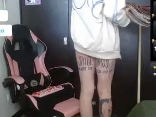 charlotbelucci from camsoda