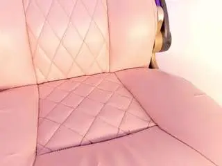 Camsoda Nude Webcam of mia-royal