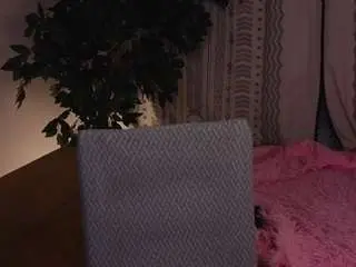 Camsoda Nude Webcam of lucretiashelhamer