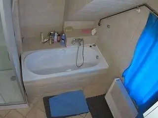 Camsoda Free Live Porn of voyeurcam-julmodels-bath-2nd-1