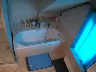 Camsoda Free Porn Cam of voyeurcam-julmodels-bath-2nd-1