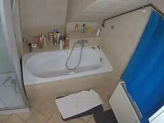 voyeurcam-julmodels-bath-2nd-1 from camsoda