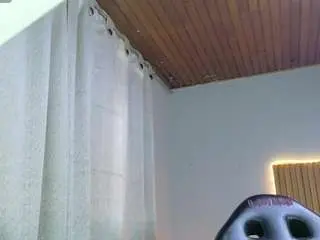 Camsoda Nude Webcam of valery-luxx