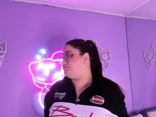 Camsoda Free Porn Cam of camiila-osorio