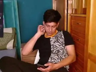 Camsoda Watch Live Sex Cams of noah-cock