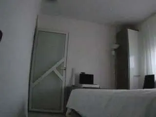 voyeurcam-charmhellen-kitchen from camsoda