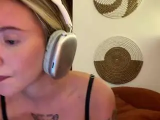 florentinashindo from camsoda