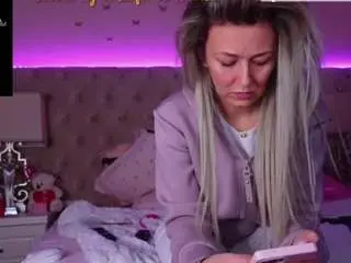 aliciarey from camsoda