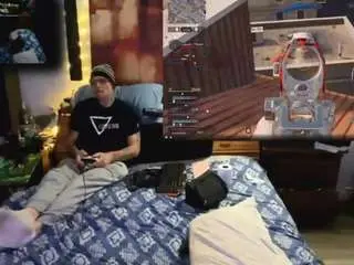 Camsoda Nude Webcam of canadaguy1978