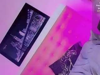 Camsoda Free Live Porn of vanessa-hilttom